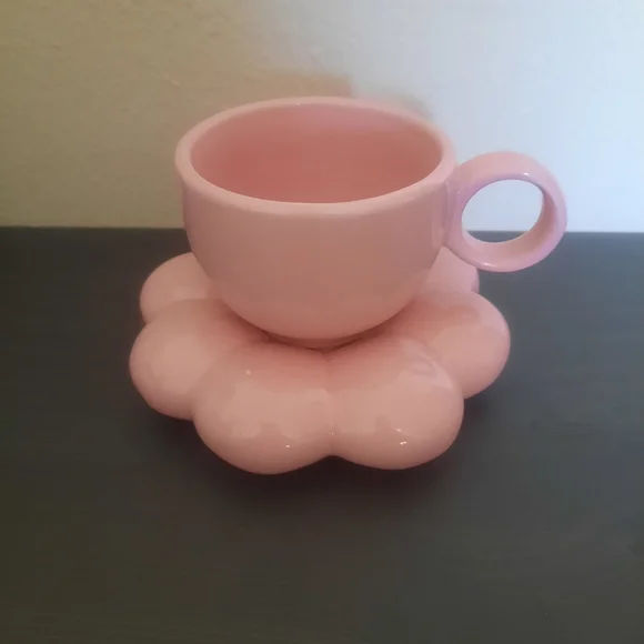 Ceria Pink Cloud Saucer & Cup Set - Picture 5 of 8